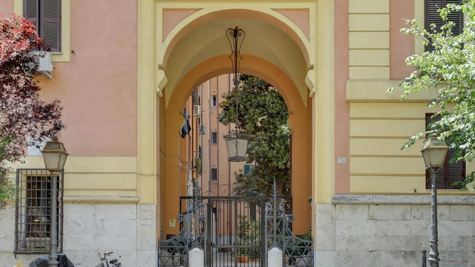 Apartment Vatican Apt Doria 64 - Home And More Rome Italy